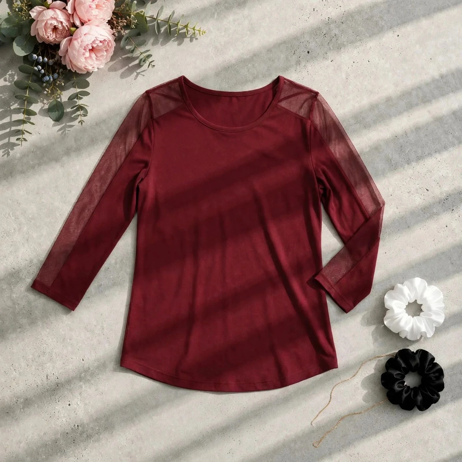 Top bordeaux manches longues en maille et tulle